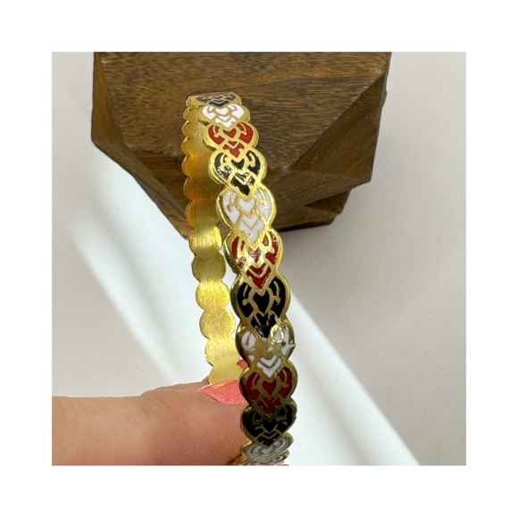 Gold tone heart bangle bracelet with red black white enamel inlay - Picture 12 of 13